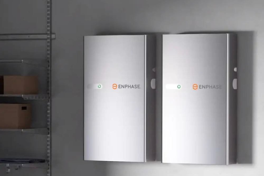 batterie de stockage Enphase dans une maison suisse